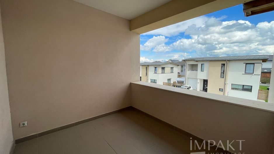 Casă / Vilă cu 4 camere de închiriat - Dezmir - Poză 7