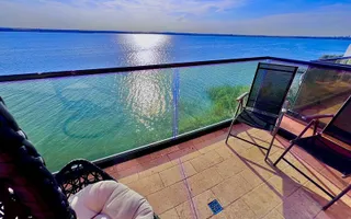 Apartament 2 camere Vila Sophia 1 - Vedere frontala la lac - Poză 16