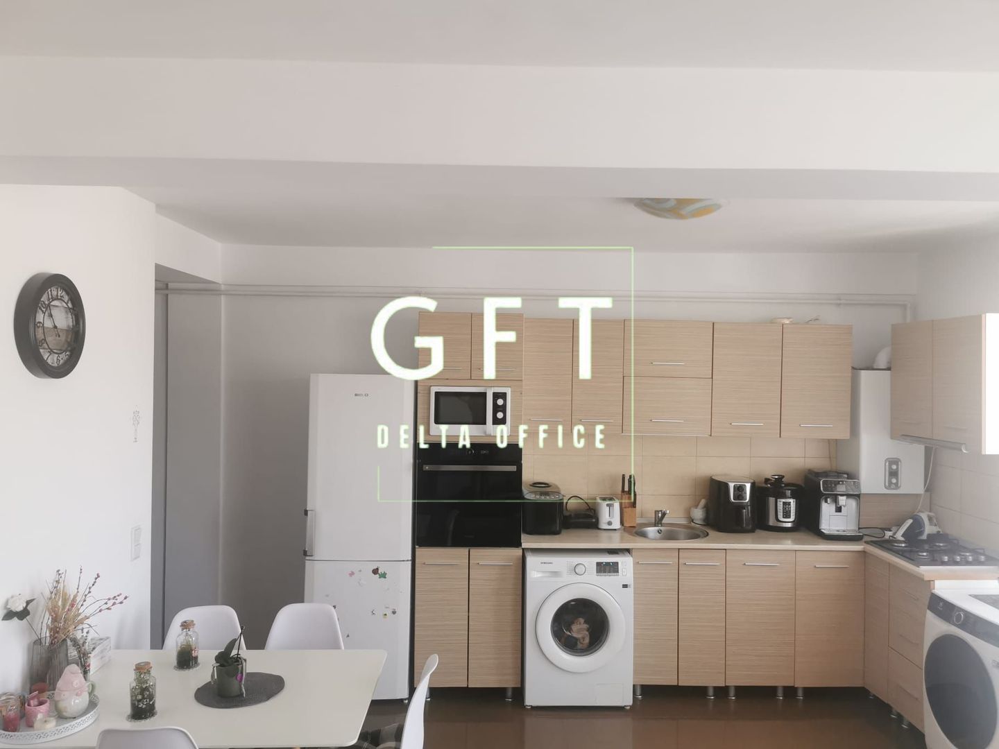 Apartament de vanzare 3 camere , zona de Sud et 4 - Poză 3