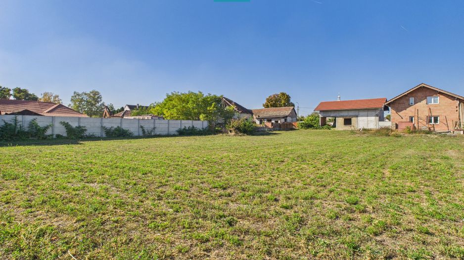 Casă la roșu cu 4 camere de vânzare - Poză 7