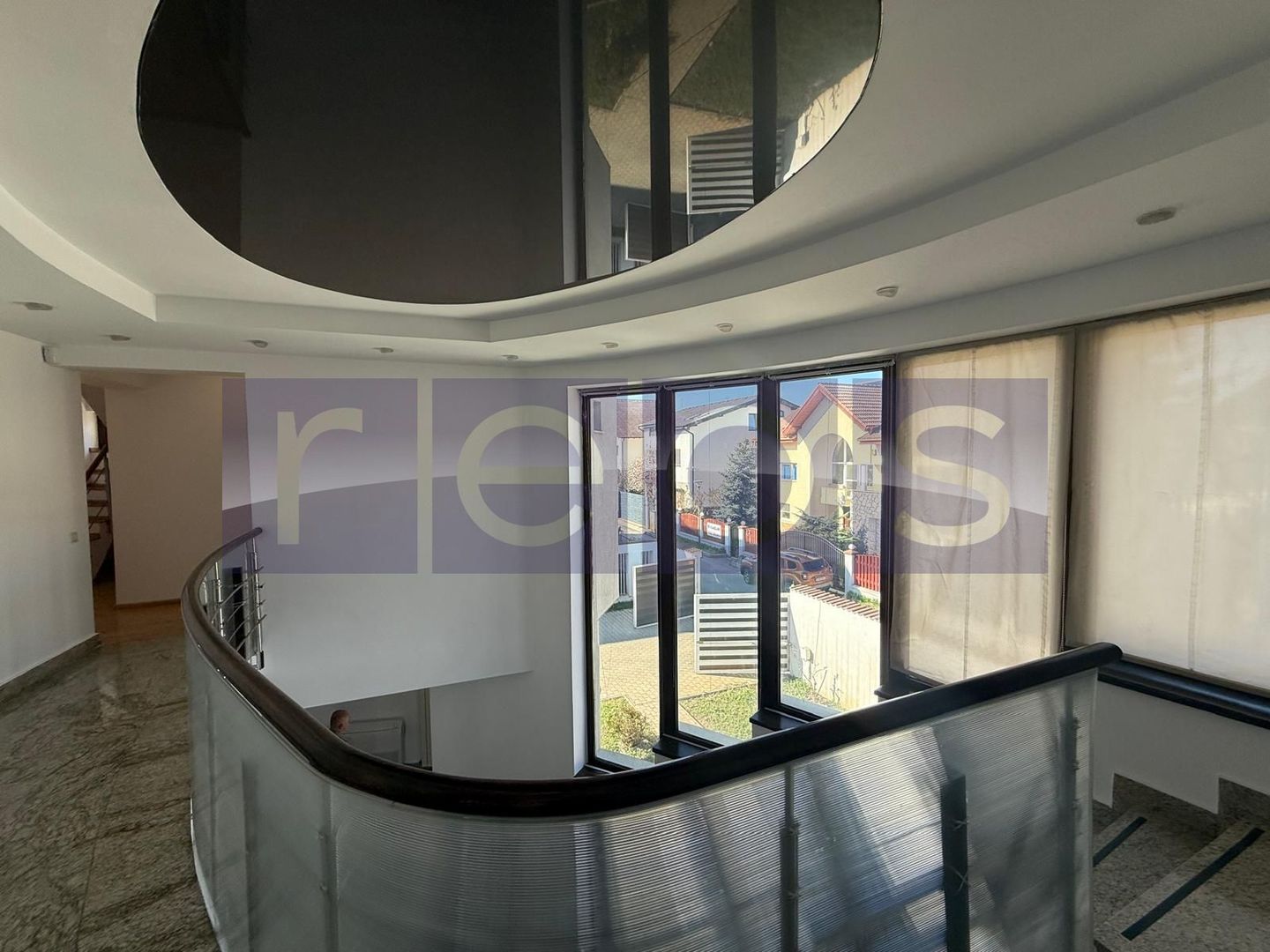 INCHIRIERE VILA DEOSEBITA EROU IANCU NICOLAE | PISCINA | 7 CAMERE | 1300MP CURTE - Poză 3