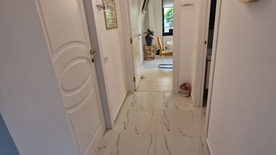 Inchiriem vila cu etaj zona Floreasca Central - Spital Floreasca - Poză 11