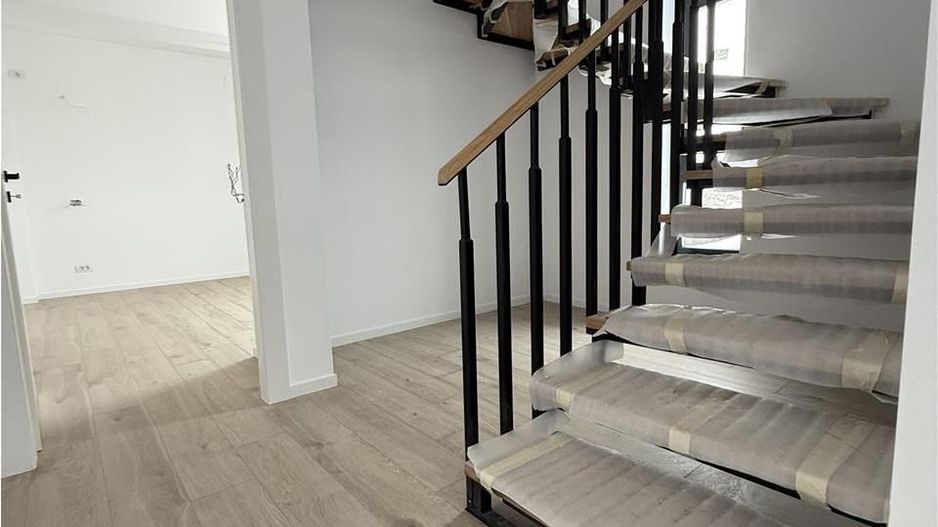 De vanzare Vila Str. Daliei - Petresti Corbeanca Ilfov - Poză 5