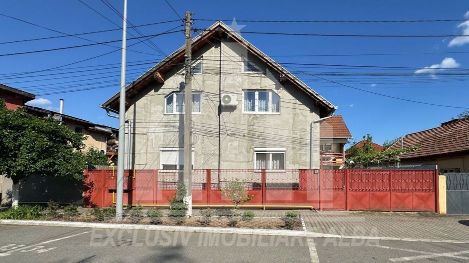 Casa individuala de vanzare, Centru - Poză 1