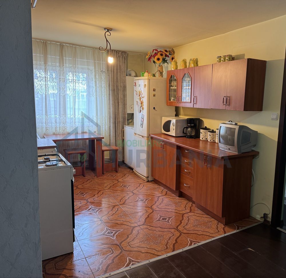 Apartament 2 camere etaj 1 Lupeni - Poză 1