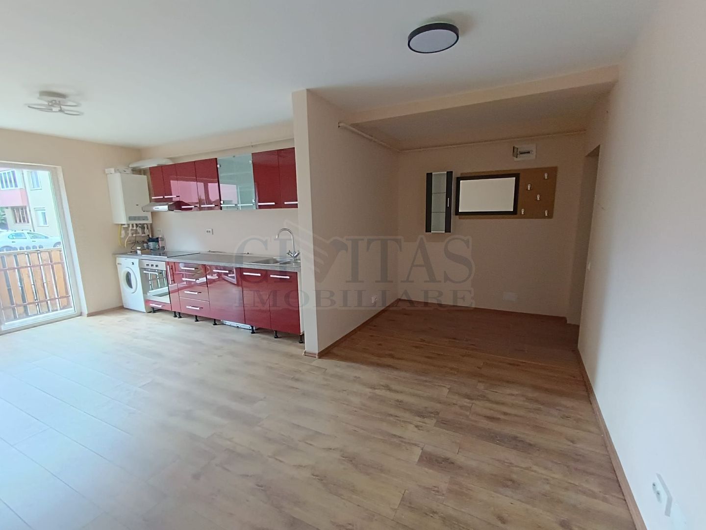 2 camere 45 mp, cu LOC PARCARE SI GRADINA, zona Terra - Poză 1