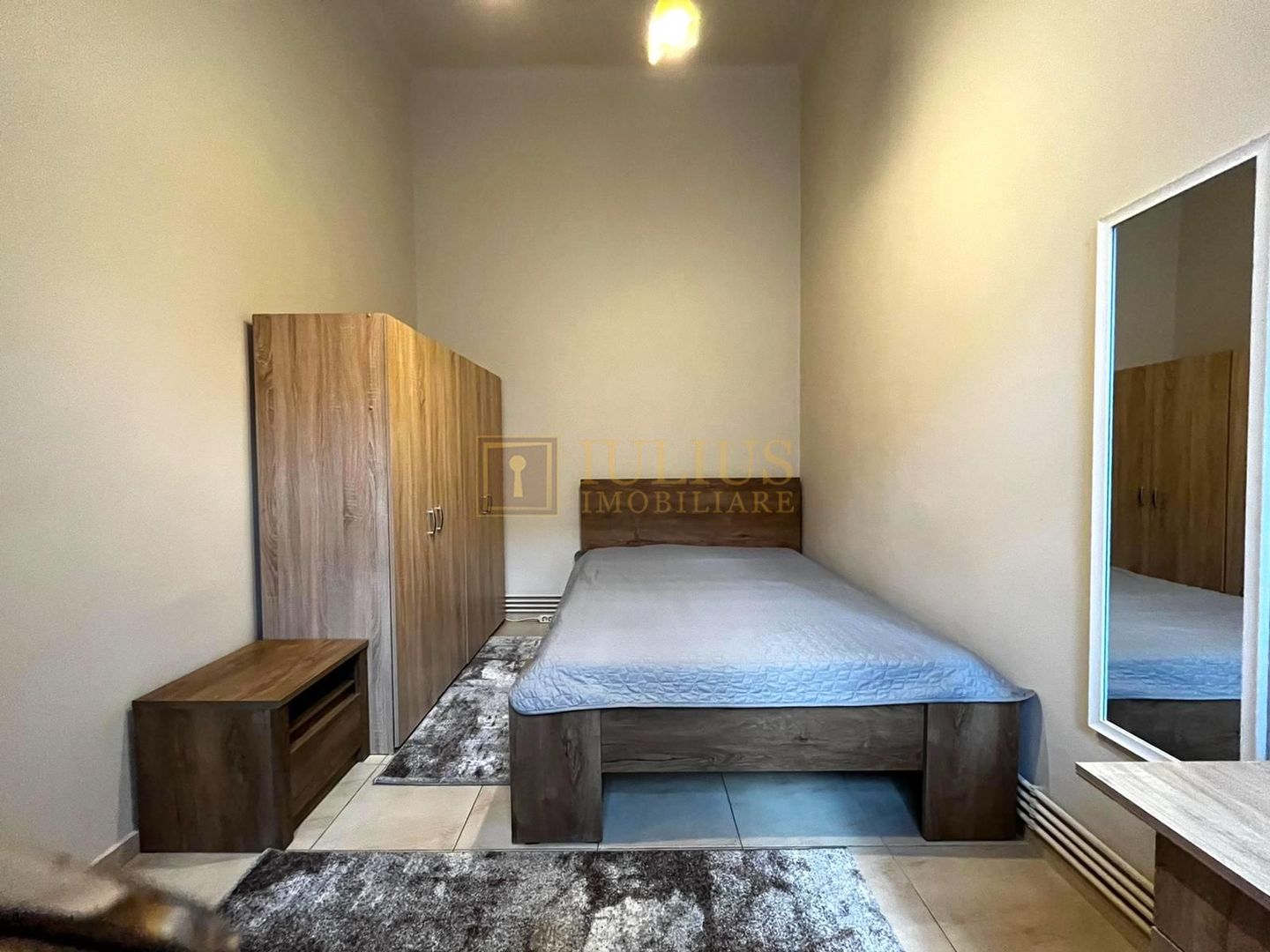 Ultra-central, 2 dormitoare, centrala proprie, langa UMFT. - Poză 7