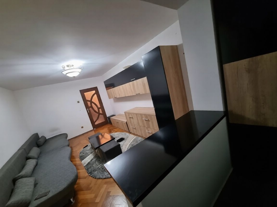 Apartament 2 camere decomandat, etaj 2, zona Calea București - Poză 1