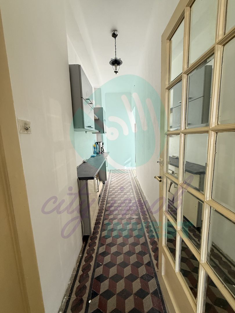 Eleganta, stil si mult potential intr-un apartament interbelic de 3 camere - Poză 9