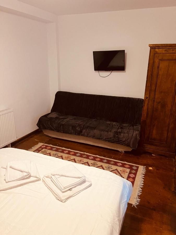 AFACERE PENSIUNE CU 8 CAMERE DE ÎNCHIRIAT - ZONA BĂNEASA - Poză 6