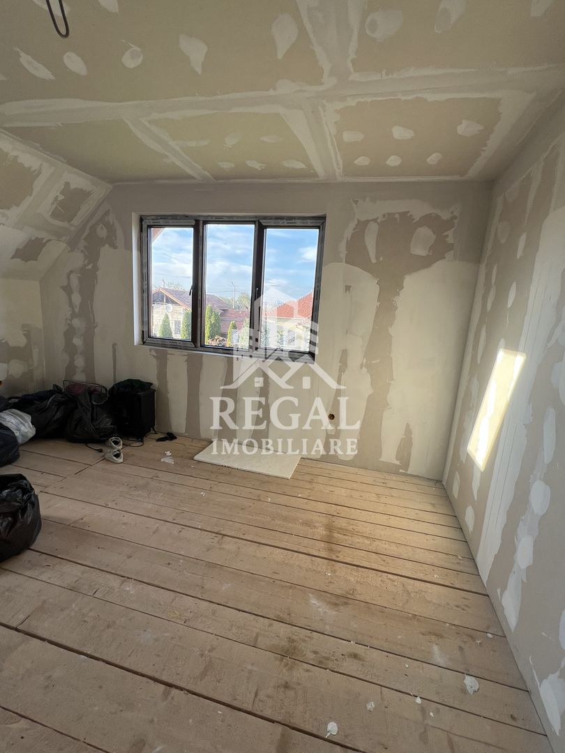 Casă spațioasă de vânzare în Ruși – pentru locuință sau investitie - Poză 10