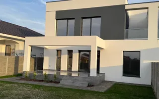 Duplex despărțit prin perete dublu/ Garaj - Poză 30