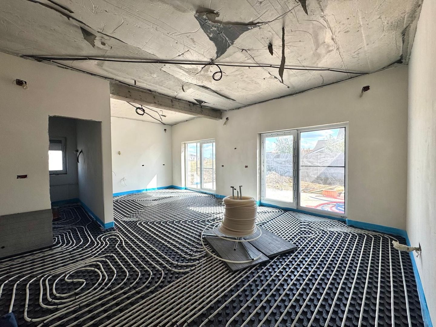 Duplex pe parter - 3 camere - teren generos -  Sacalaz - Poză 1