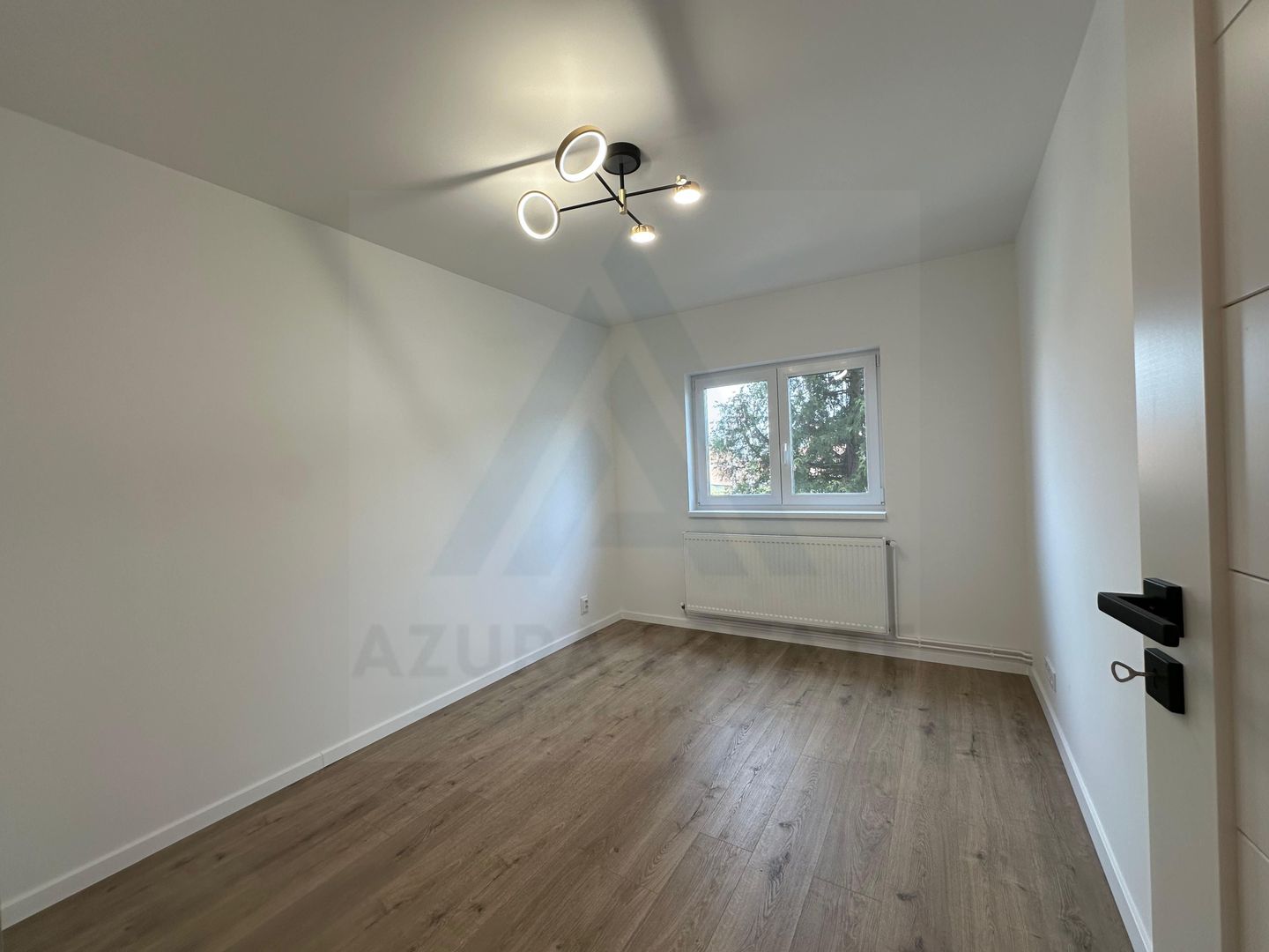 Apartament 3 camere 64 mp utili 2 bai etaj 1 complet renovat Strand - Poză 15
