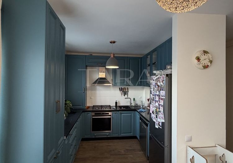 Apartament decomandat cu 3 camere, 2 terase de 10 mp, parcare și boxă. - Poză 5