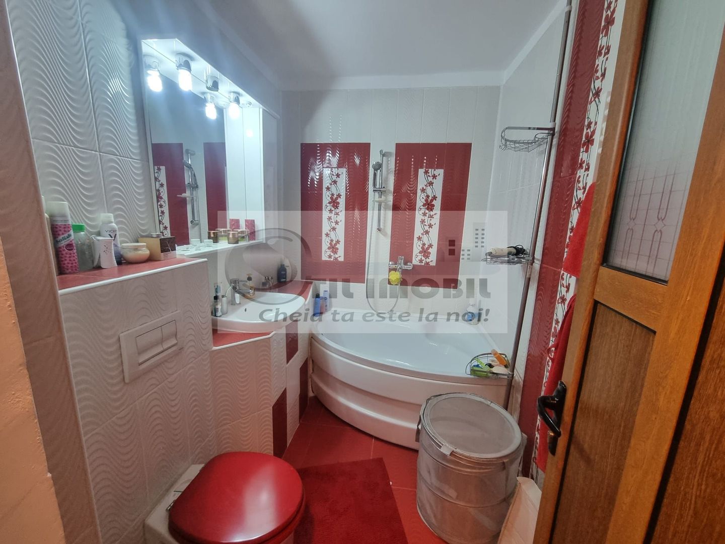 Apartament cu 3 cam, dec, 75 mp, 2 bai, balcon, Nicolina - 135000 euro - Poză 7