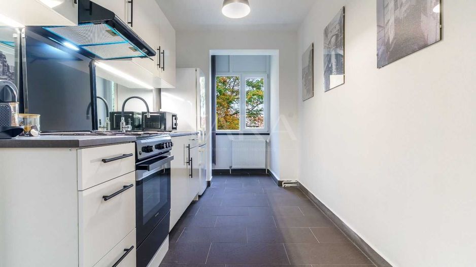 Apartament spațios în Centru, 3 dormitoare, parcare, Parcul Central. - Poză 1