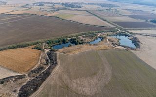 Investiție unică, 10 ha teren cu luciu de apă, ideal pentru turism și agrement! - Poză 3