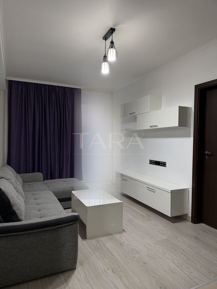 Apartament renovat recent și parcare proprie, zona Florilor. - Poză 1