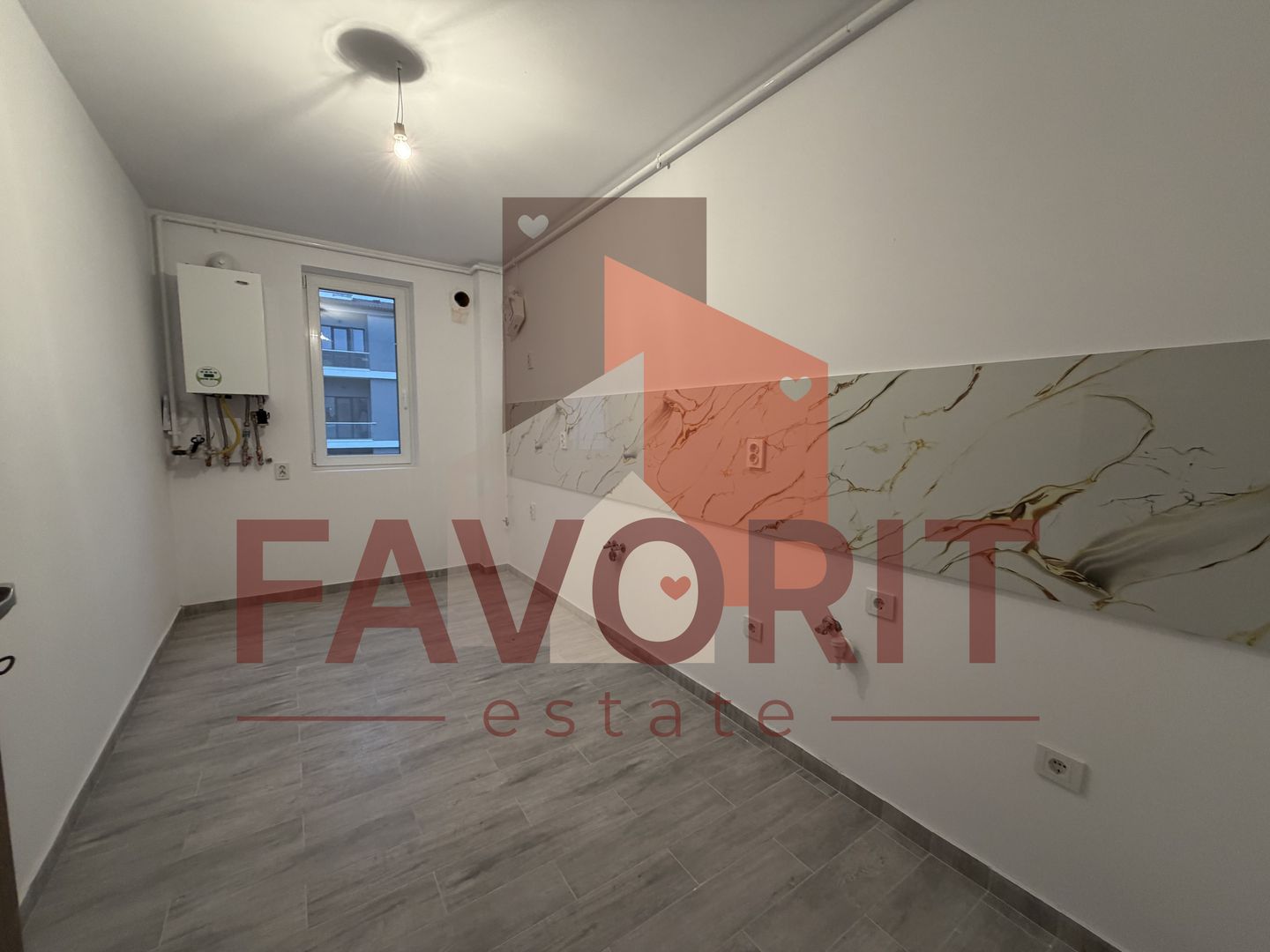 Decomandat. Bucatarie separata. Loc de parcare inclus - Poză 1