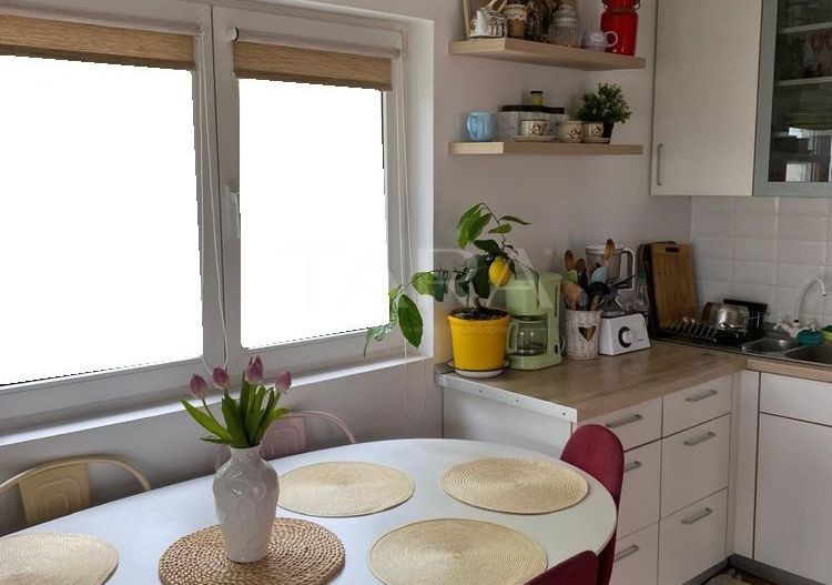 Casa  deosebita in mijlocul naturii - Poză 3