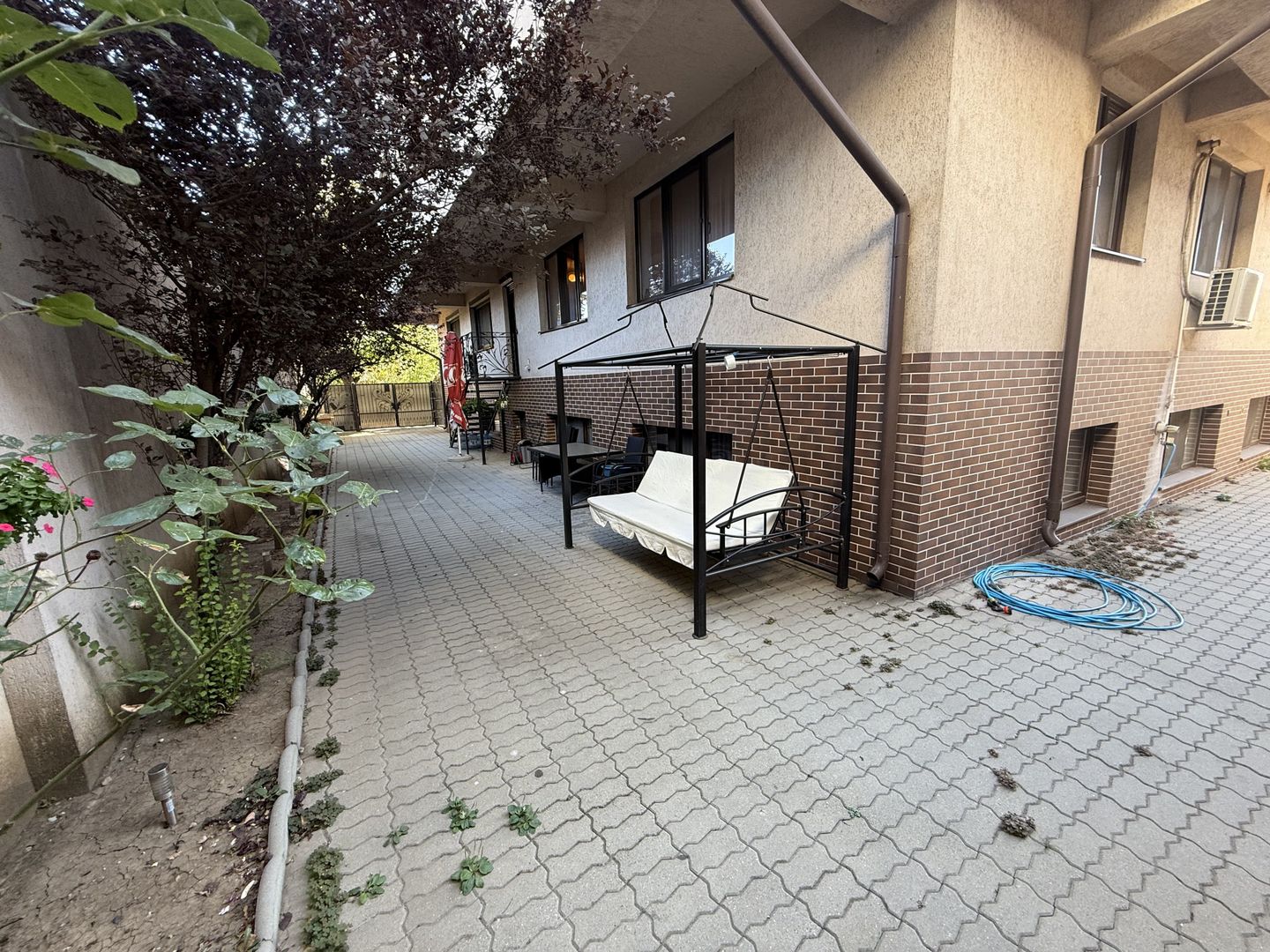 Apartament 58 Mpu + Curte Proprie 167 mp - Imobil 2014 - Poză 3