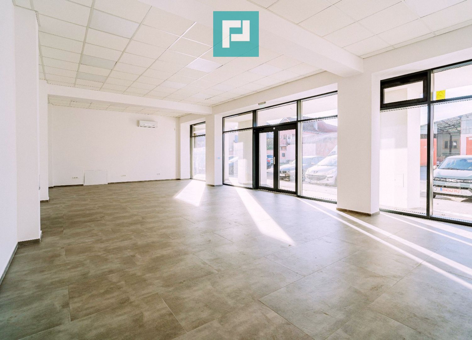 Spațiu comercial nou, vitrine mari, Calea Clujului - Poză 9