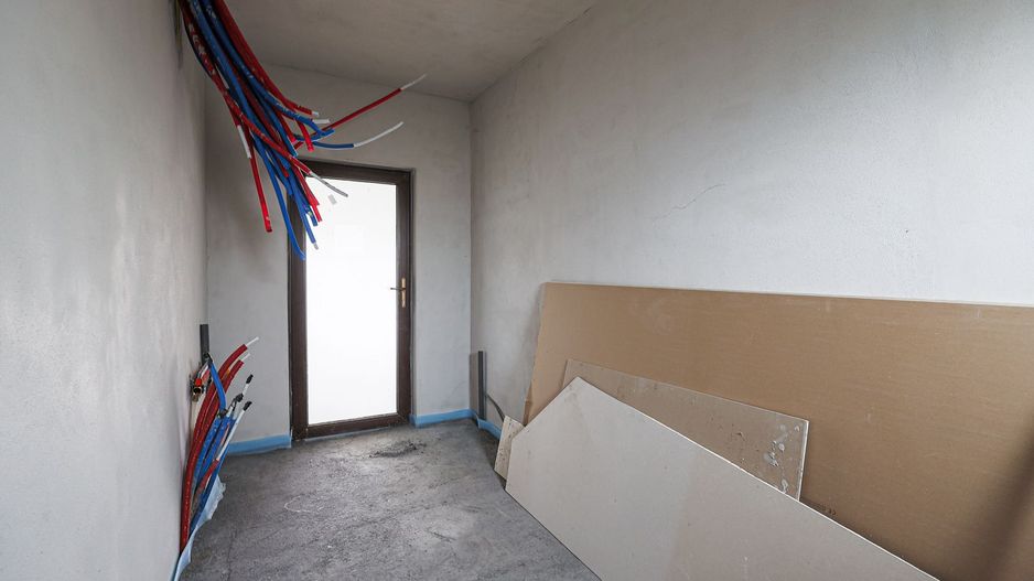 Casă nouă, impunătoare și luminoasă, construită cu griijă la detalii. - Poză 11