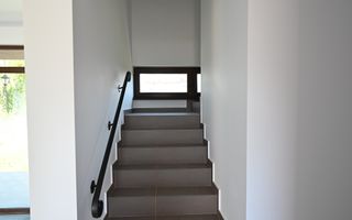 Casă / Vilă cu 4 camere de închiriat în zona Aradului - Poză 4