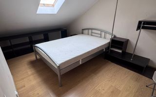 Inchiriez apartament 3 camere, spatios, central, et.5+mansarda - Poză 7