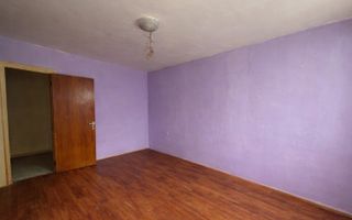 garsoniera Bd 1 Decembrie parter inalt - Poză 4