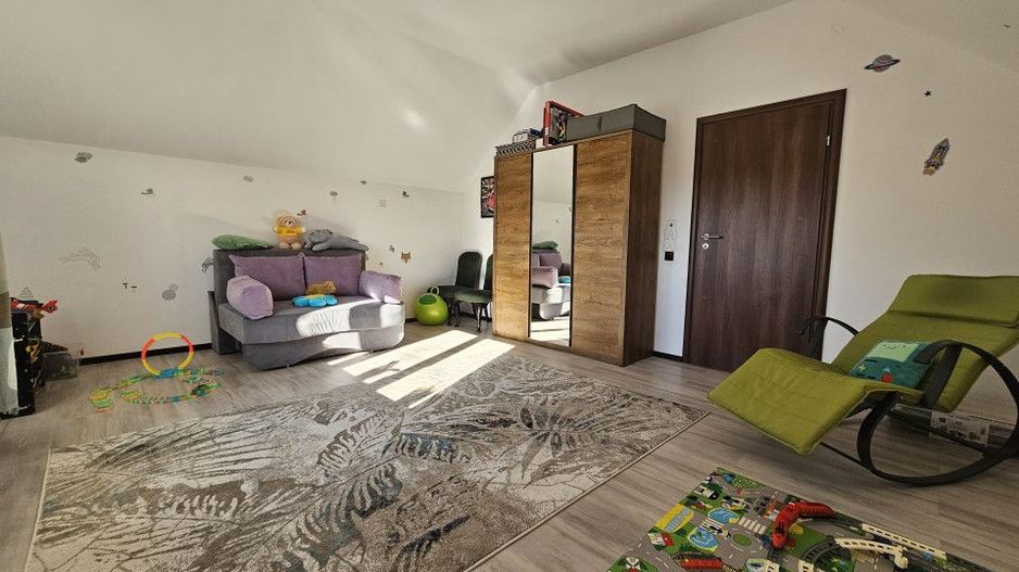 Vilă P +M în centrul orașului Otopeni, 7 + camere, anexe apartament - Poză 14