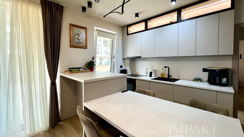 Apartament ultrafinisat cu terasa si view - Poză 3