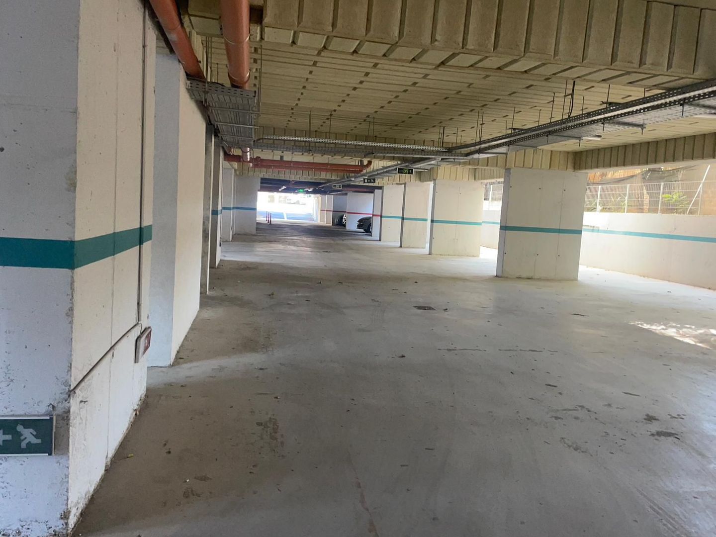 Apartament 3 camere,fix langa metrou,complex cu piscina - Poză 8