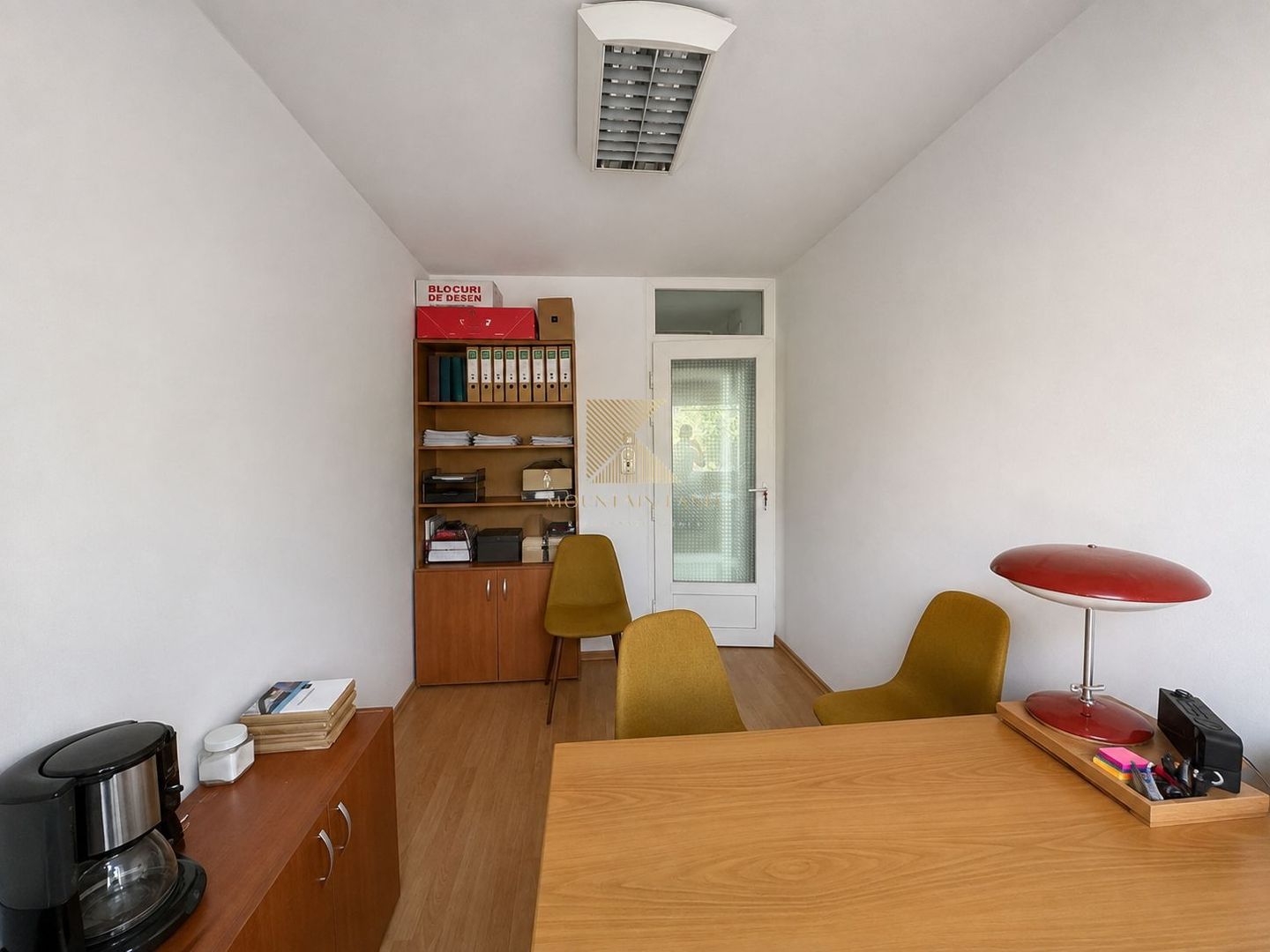 Spatiu pentru birou | 10 mp | intrare separata | baie | Judetean - Poză 3