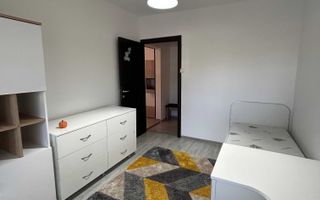 Apartament decomandat, cu 4 camere - str. Hărmanului - Poză 2