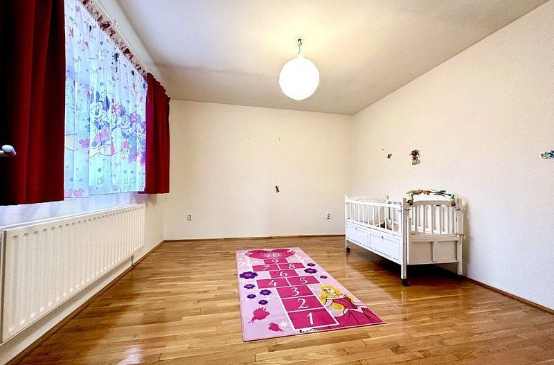 Casa la intrare în Ghiroda - Poză 27