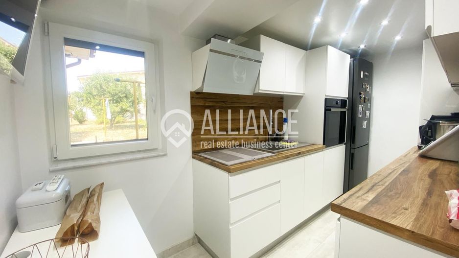 Valu lui Traian (COD 07) Casă  3 camere cu teren  de 930 mp - Poză 2