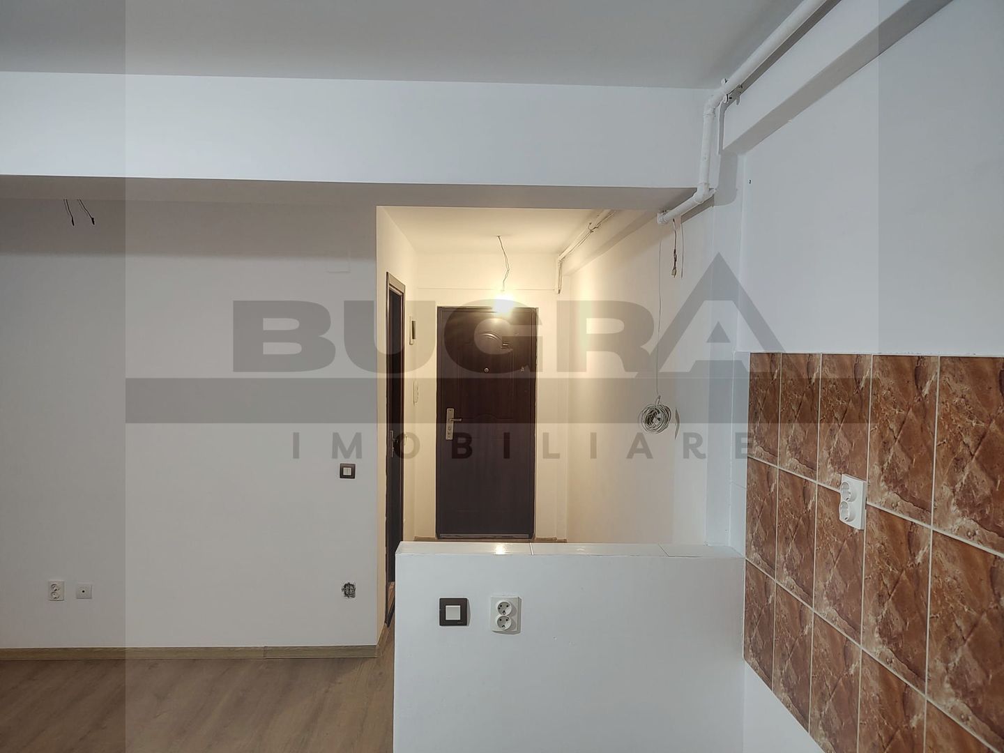 Apartament de 2 camere, modern, 44mp,  terasa 16mp, zona Penny Apahida - Poză 3