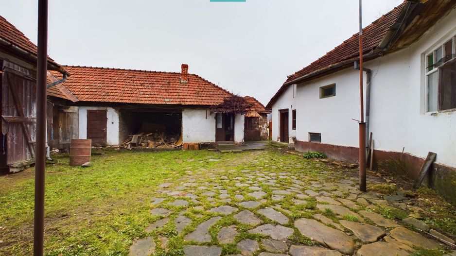 Casă impresionantă, cu anexe în Dezna-Moneasa! - Poză 5