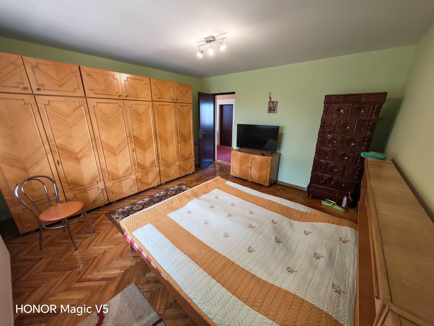 Casă cu teren generos Ghiroda vatra veche - Poză 10