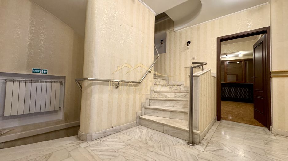 Vila centrala cu 13 camere *460mpu* + garaj // Dorobanți - Poză 23