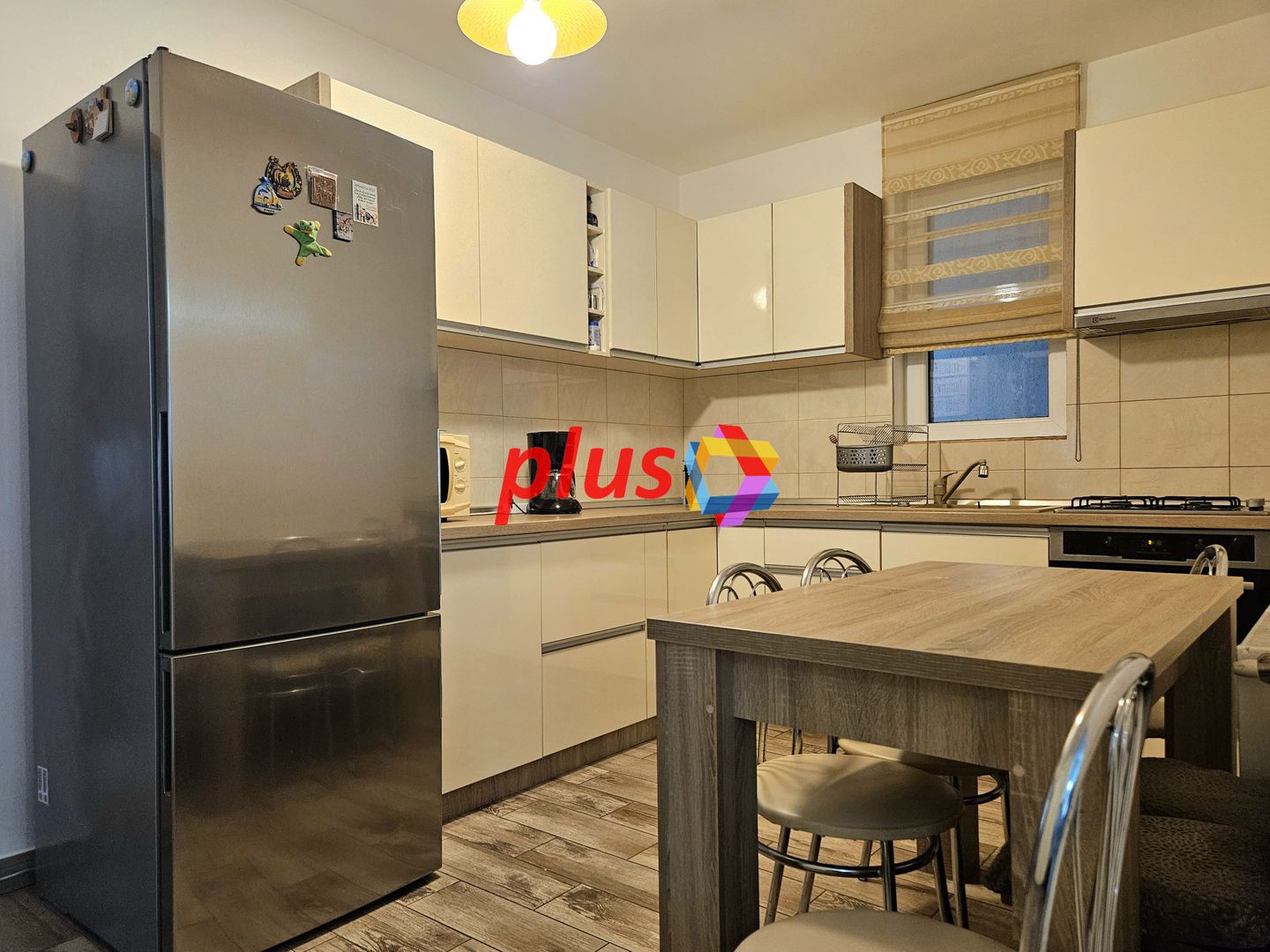 Oportunitate - Apartament cu trei camere in vila, zona Tractorul 70 mp - Poză 13