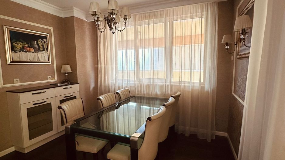 Vilă de închiriat în Gruia – spațiu generos, ideal pentru business. - Poză 1