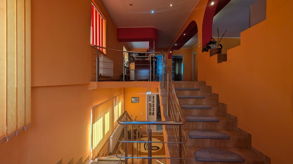 Vila spațioasă 6 camere cu teren generos – Ferentari – Preț excelent! - Poză 20