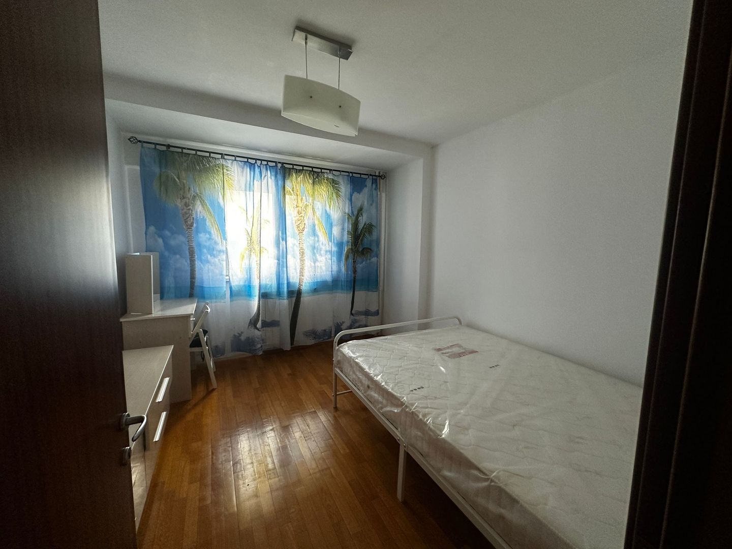 Apartament 3 camere, etaj 2, balcon închis, mobilat complet, Pantelimon - Poză 4