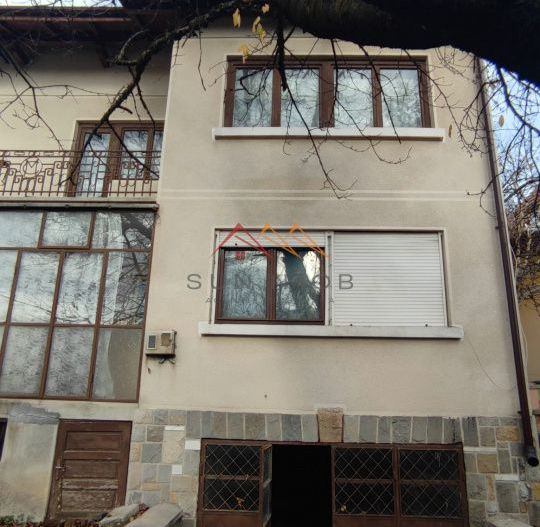 Casa D+P+E, an 1980, teren 285 m2, zona foarte buna, Campina, Prahova - Poză 2