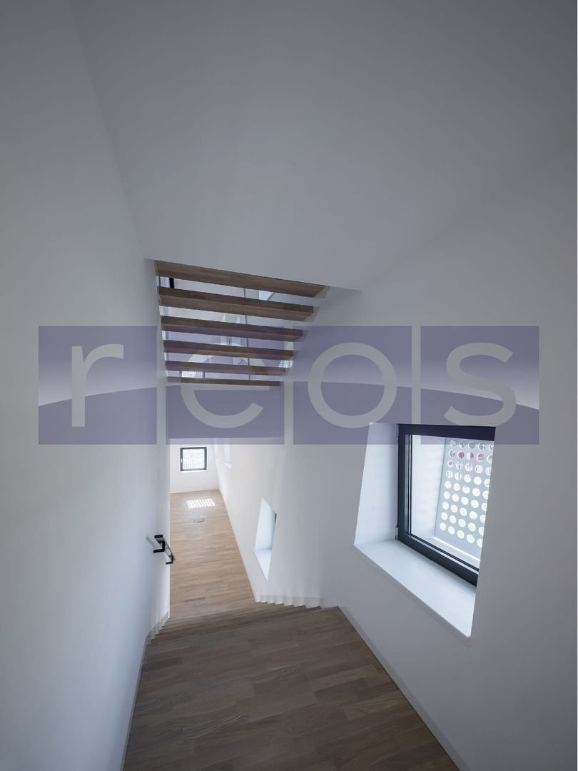 VANZARE -CLADIRE DE BIROURI - ARHITECTURA EXCEPTIONALA - Poză 24