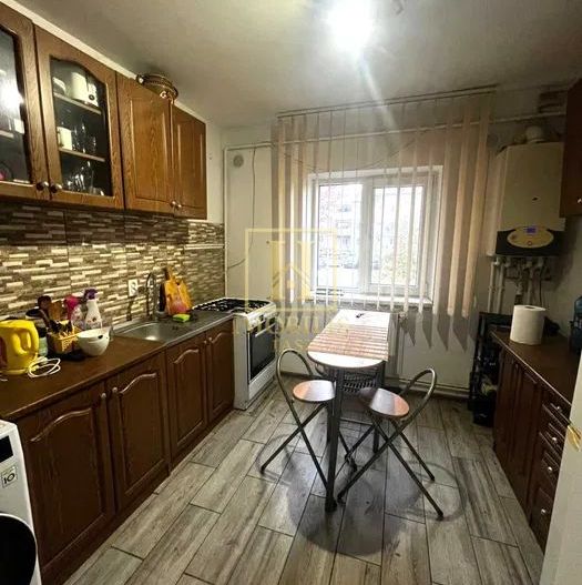 Apartament 3 camere decomandat 80 mp Valea Lupului 89000 euro - Poză 1