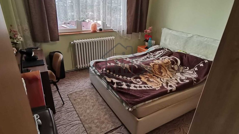 Apartament 3 camere de vânzare zona V. Aron - Poză 4